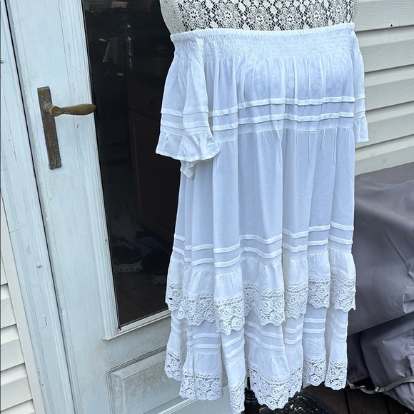 Anthropologie/MUCHE ET MUNCHETTE LADIES White Ruffled Tiered Off-Shoulder Dress - Picture 3 of 12